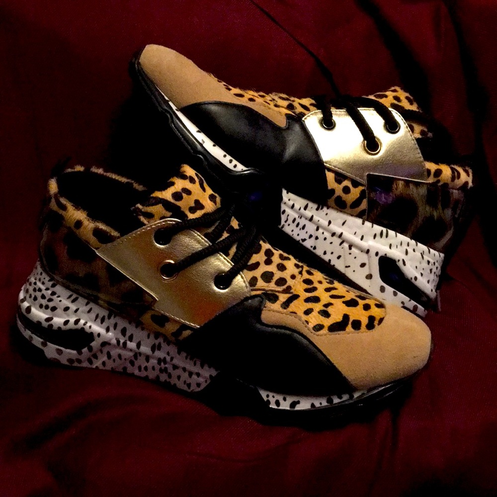 Steve Madden’s Multi Animal Print Cliff Size 9.5